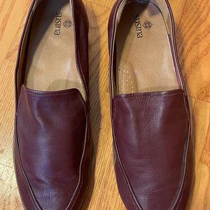 Susina Kellen loafers Women Sz 8.5 burgundy leather slip on
